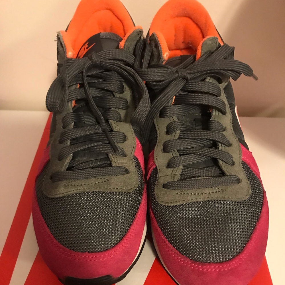 Nike women’s internationalist sneakers